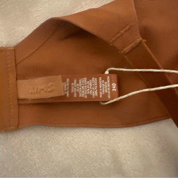 SKIMS Rust Bra - Picture 4 of 5